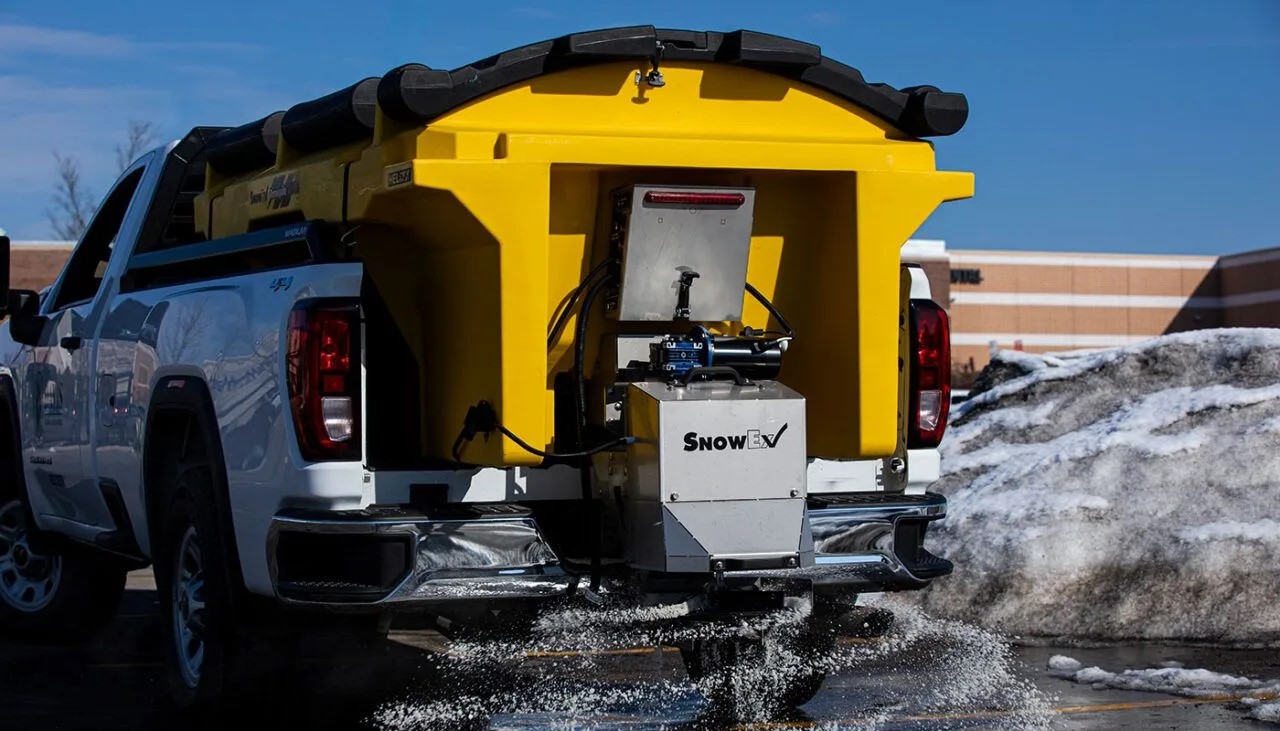 SnowEx P220A на парковке